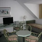 Christinenhof Garni - 3*
