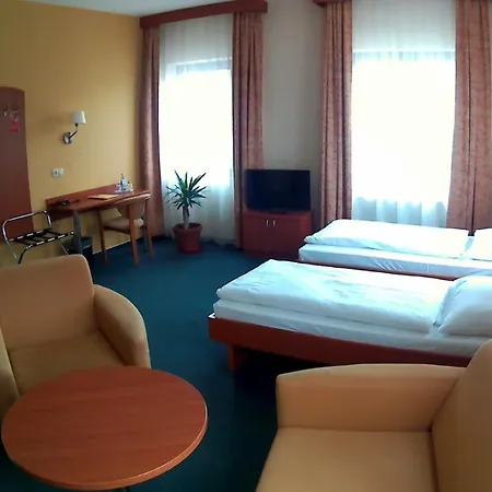 Christinenhof Garni - 3*