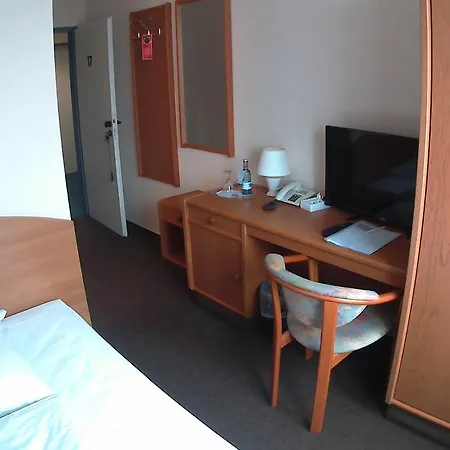 Christinenhof Garni - 3*