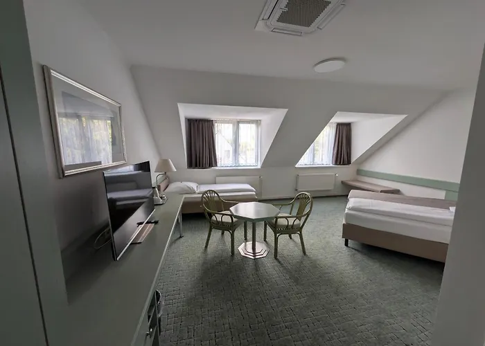 Christinenhof Garni - 3*