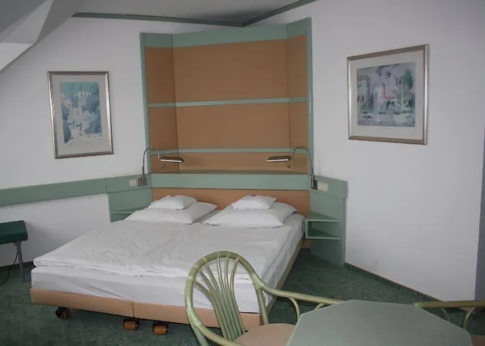 Christinenhof Garni - Hotel 3*