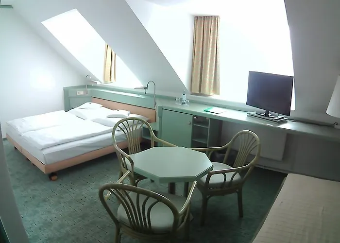 Christinenhof Garni - Hotel